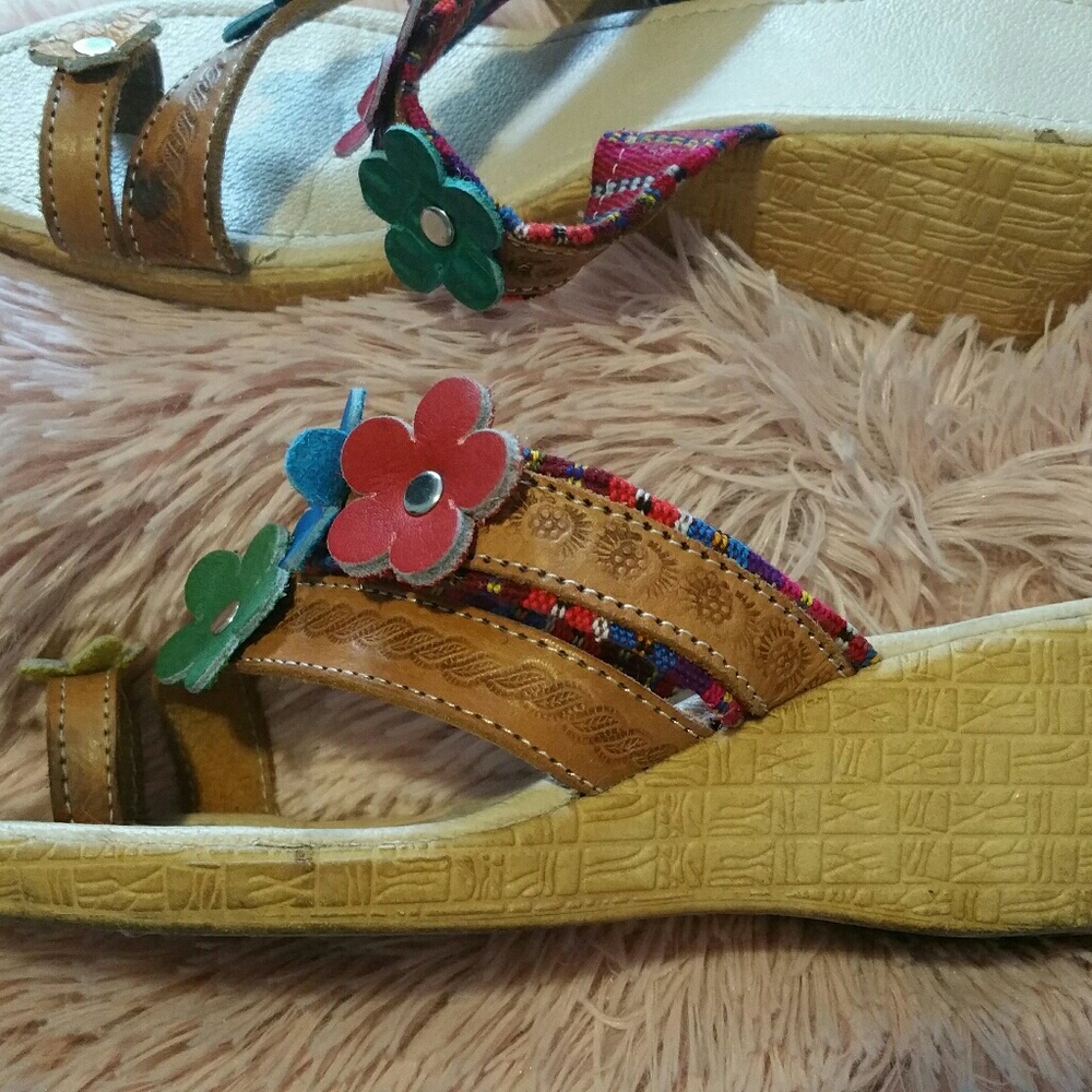 Colorful Toe Sandals - Picture 4 of 6
